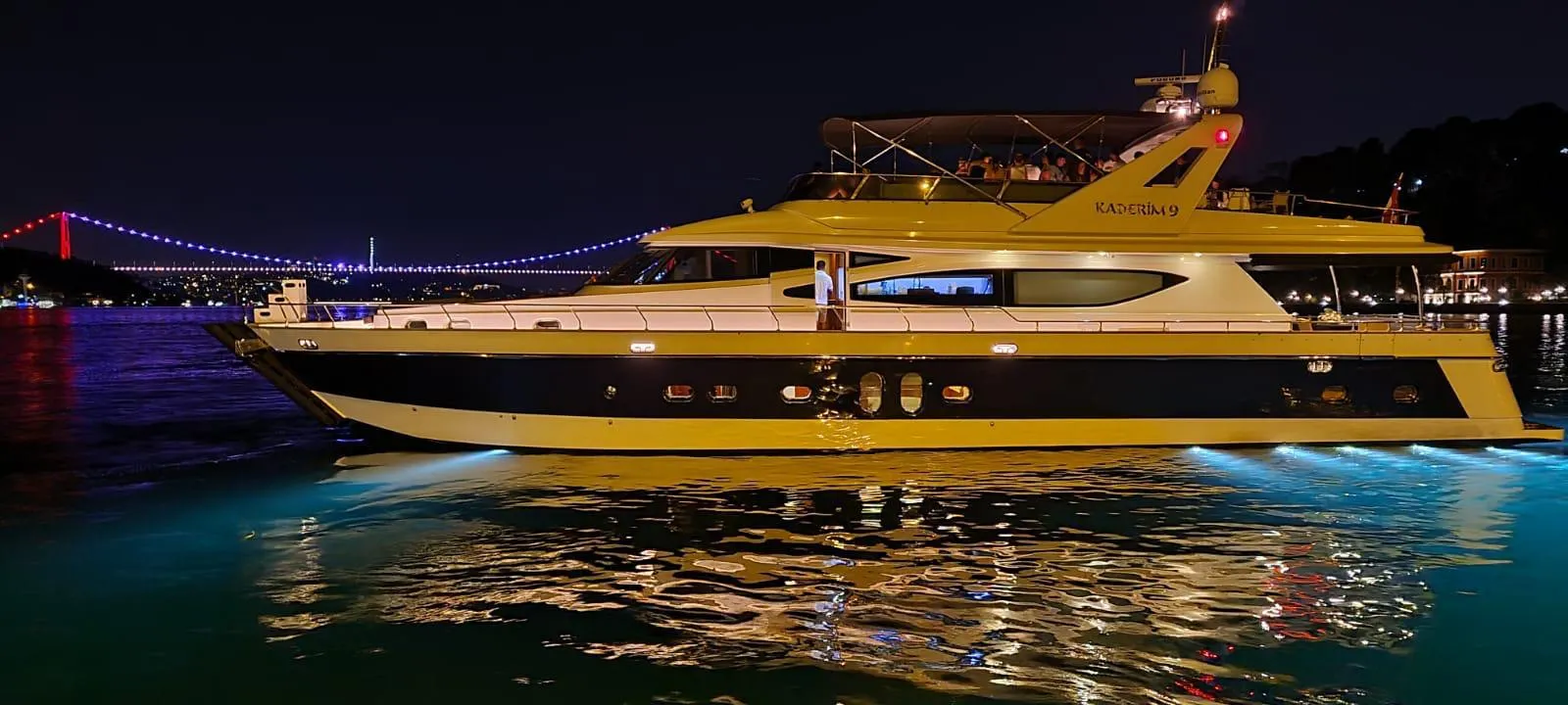 Private Yacht Tour 4 Hours
