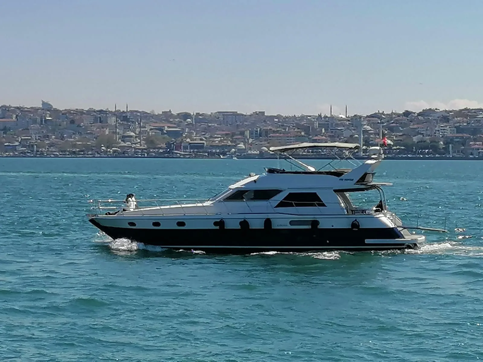 Private Yacht Tour 6 Hours